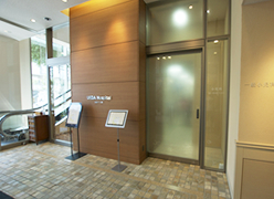 写真：健診・予防注射外来入口